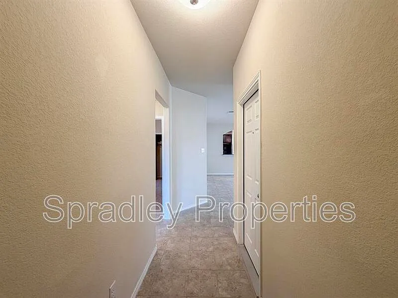 Building Photo - 6328 Dorothy Muree Dr #D