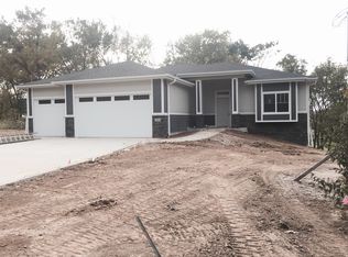 4000 SE 34th St, Des Moines, IA 50320