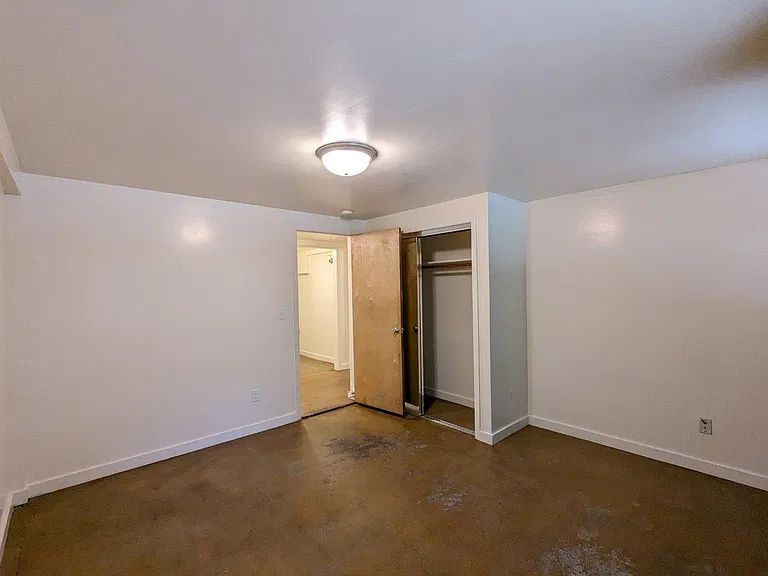 Hillegass Court Apartments — Photo 29