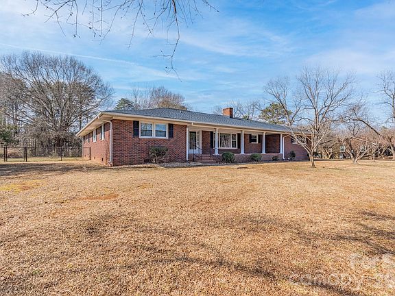 2nd image of 3439 Filbert Hwy