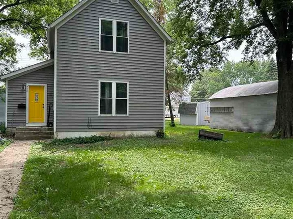 410 1st St SW, Madelia, MN 56062