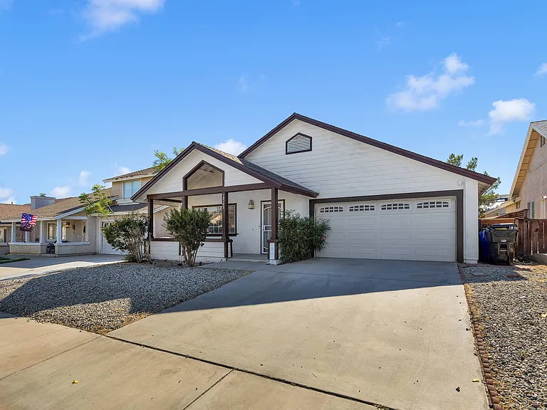 12145 Cobblestone Dr — Photo 3