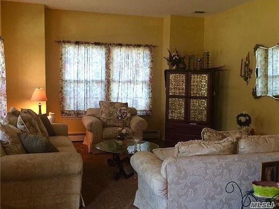 3rd image of 61 Chardonnay Dr