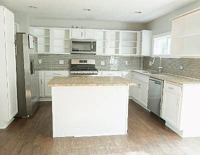 4th image of 11010 N Holmes St