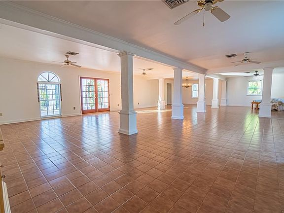 4th image of 10348 Willig Ave