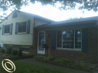 15689 Isabelle St, Romulus, MI 48174