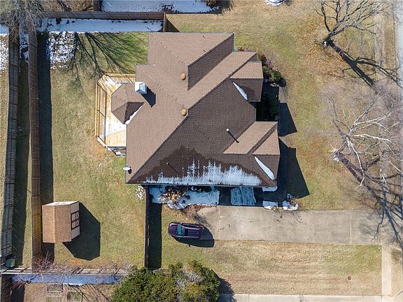 5th image of 2096 N Barrington Dr