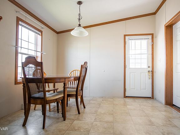 4th image of 23 E Park St