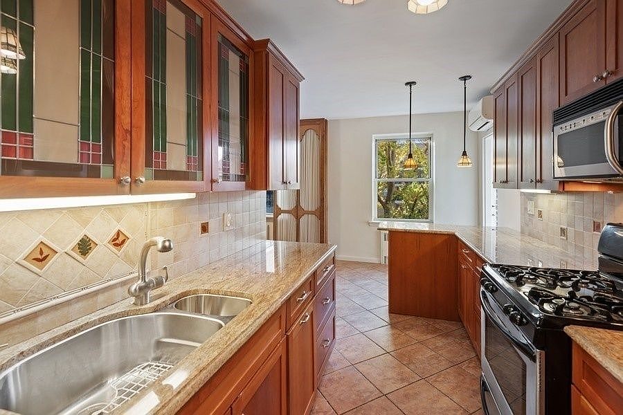 1st image of 16241 Powells Cove Blvd APT 5B