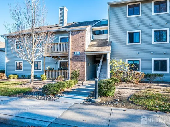 804 Ravens Crest Dr, Plainsboro, NJ 08536