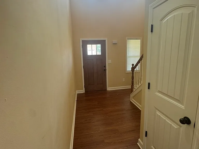 111 Castanet Ct — Photo 6