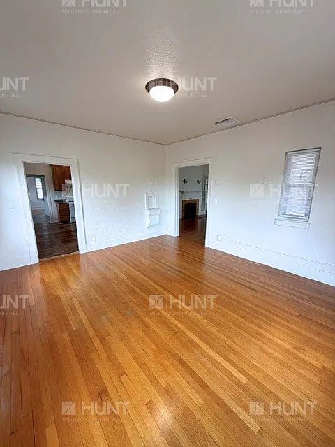 4 bed, 2324 sqft, $2,382 — Photo 3