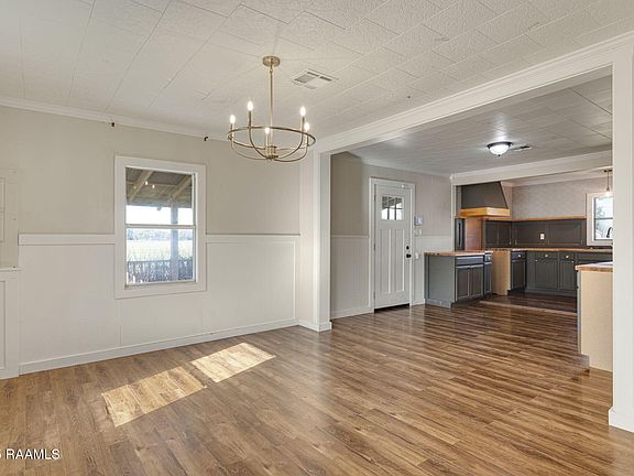 3rd image of 116 Rougeau Rd