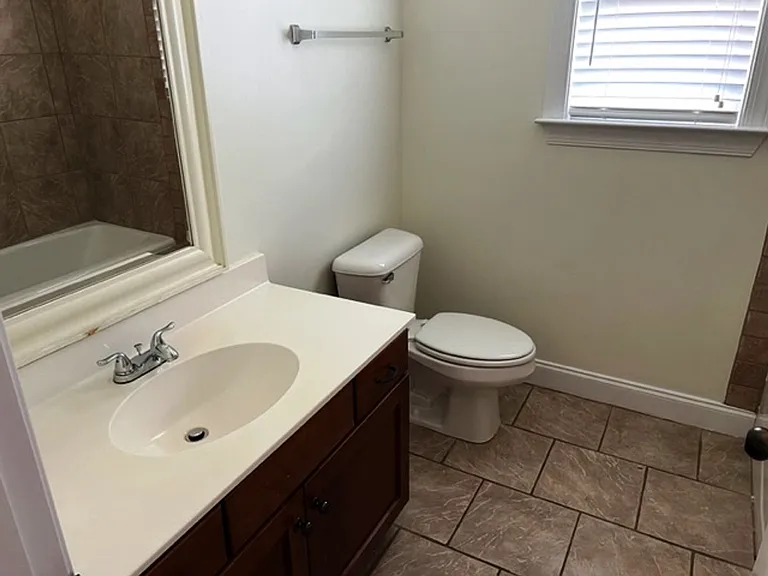 710 Valley St — Photo 16