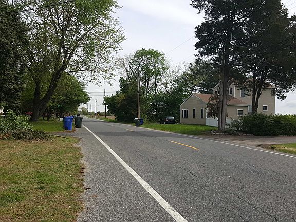 4th image of 221 Blackwood Ave