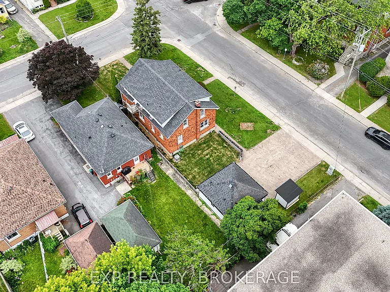 493 College St — Photo 26