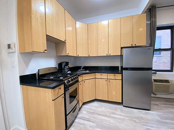 5th image of 407 W 51st St APT 2F
