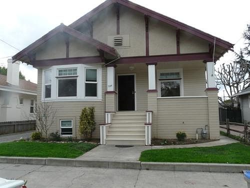 1st image of 725 S 12th St