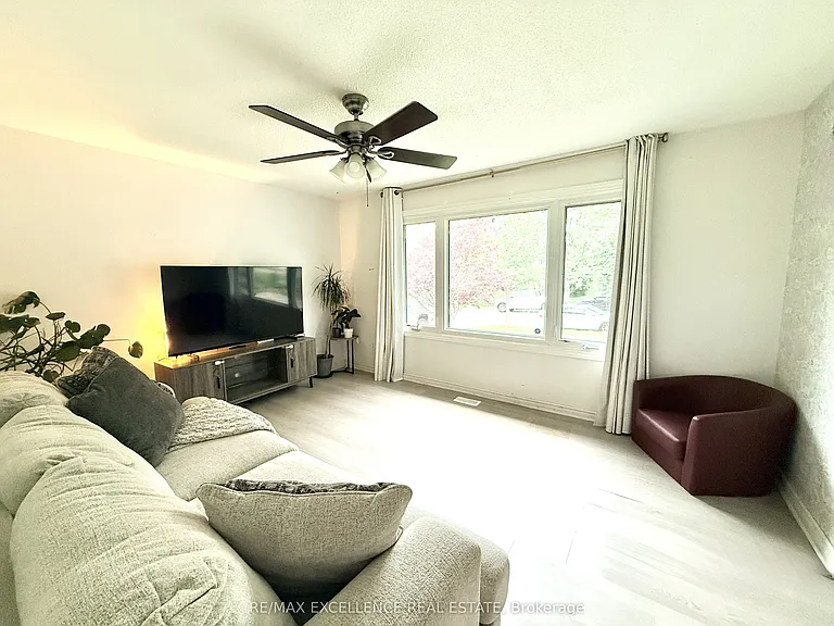 49 Woodlawn Ave — Photo 5