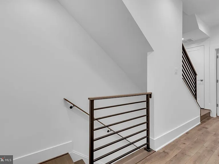 11366 Emerald Park Rd — Photo 33