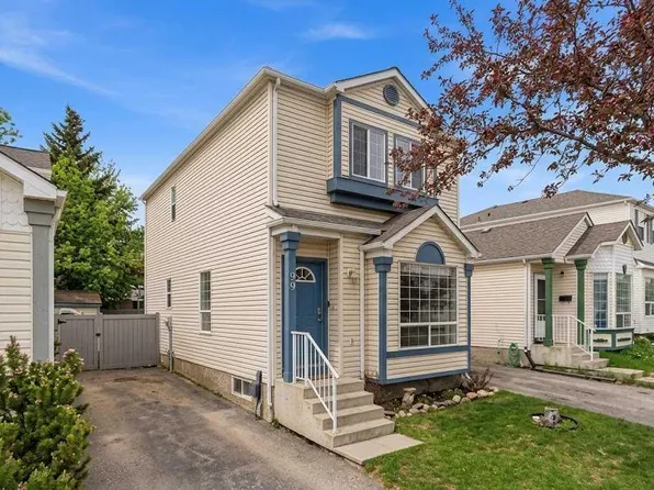 90 E Coventry Ln NE, Calgary, AB T3K 4G4