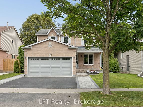 3rd image of 178 Sandringham Dr