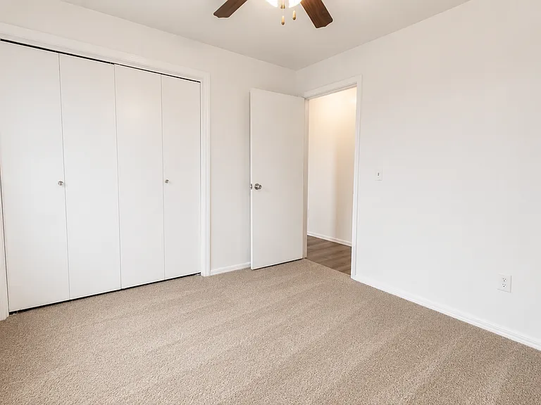 Cape Cod Apartments — Photo 29