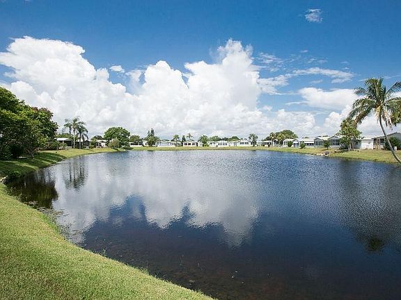 2nd image of 1060 Dracena Dr #P23