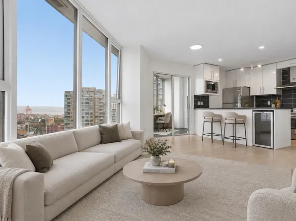 689 Abbott St #2301, Vancouver, BC V6B 0J2