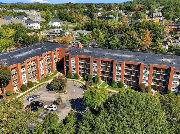 4975 Washington Street #310, West Roxbury, MA 02132