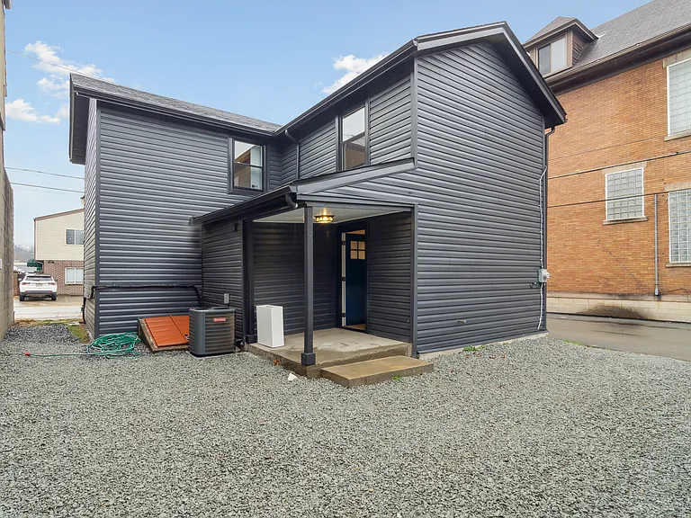317 James St — Photo 30