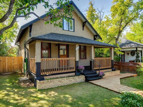 77 N Elma St W, Okotoks, AB T1S 1J8
