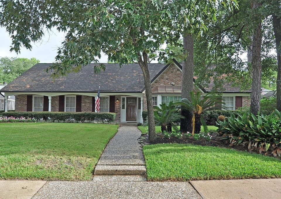 1st image of 12330 Old Oaks Dr