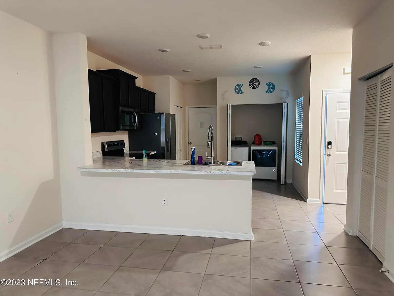 2 bed, 2.5 bath, 1202 sqft, $1,695 — Photo 2