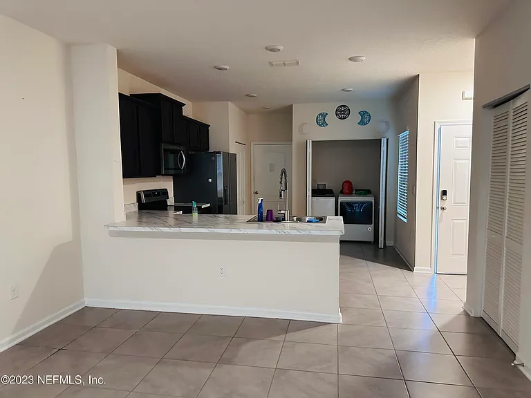9582 Star Dr — Photo 2