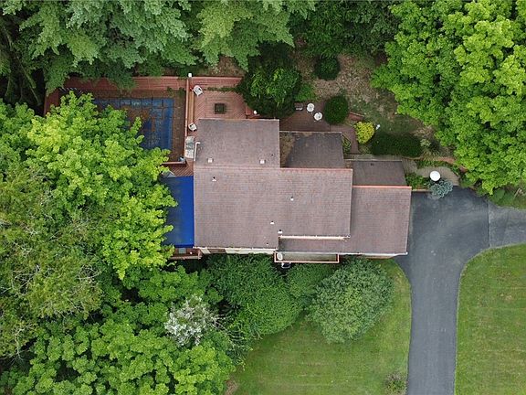 4th image of 3301 Brookdale Dr