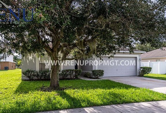 3rd image of 261 McKay Blvd