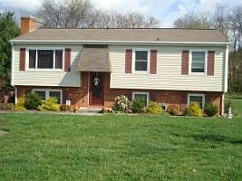 1st image of 70 Rachel Dr