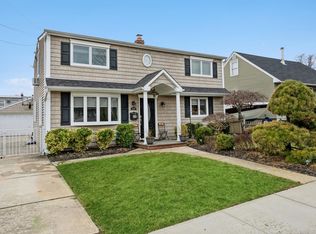 2546 Wantagh Ave, Wantagh, NY 11793