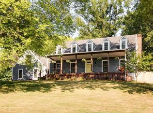 201 Hogan Ln, Columbia, TN 38401