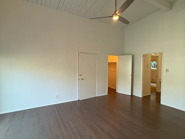 1709 N. Fuller Ave — Photo 28