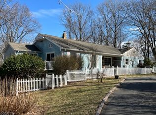 37 Wishing Well Rd, Columbia, NJ 07832