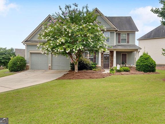 3rd image of 74 Fieldstone Ln