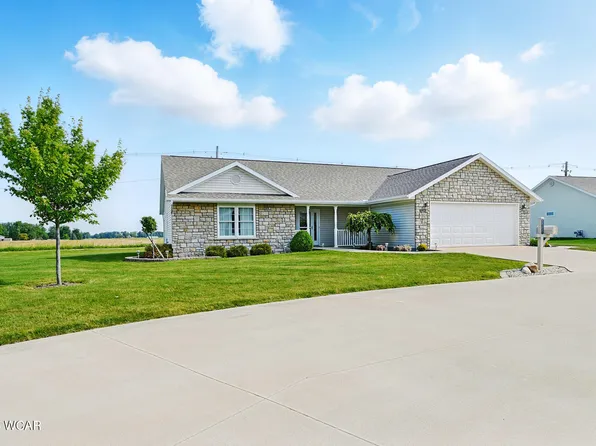 1076 Stonegate Ct, Wapakoneta, OH 45895