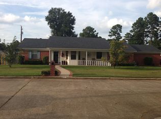 115 Dawn St, Wake Village, TX 75501