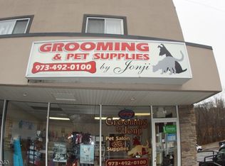 14 Riverside Sq, Bloomingdale, NJ 07403