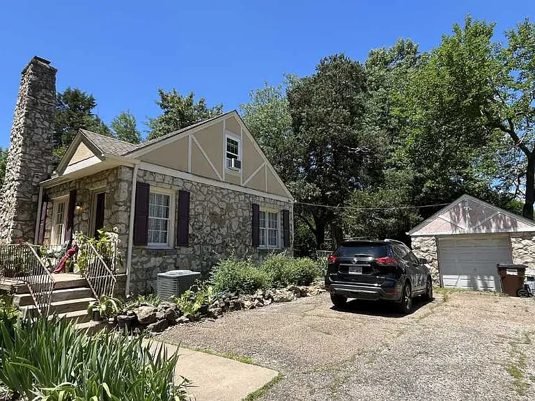 2316 Manchester Rd — Photo 8