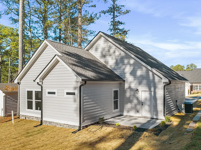 1221 Parkstone Dr NW — Photo 38