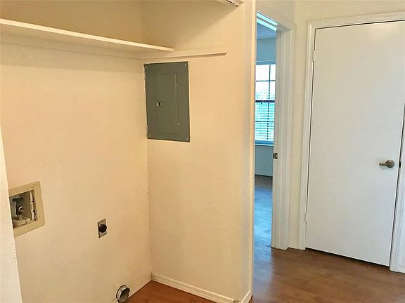 5th image of 1304 Halsell St APT 107