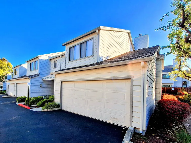 1206 Sierra Village Way — Photo 31